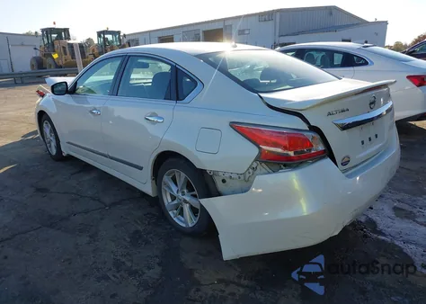2015 Nissan Altima 2.5 Sl z USA, uszkodzony, nr VIN 1N4AL3AP8FN340233